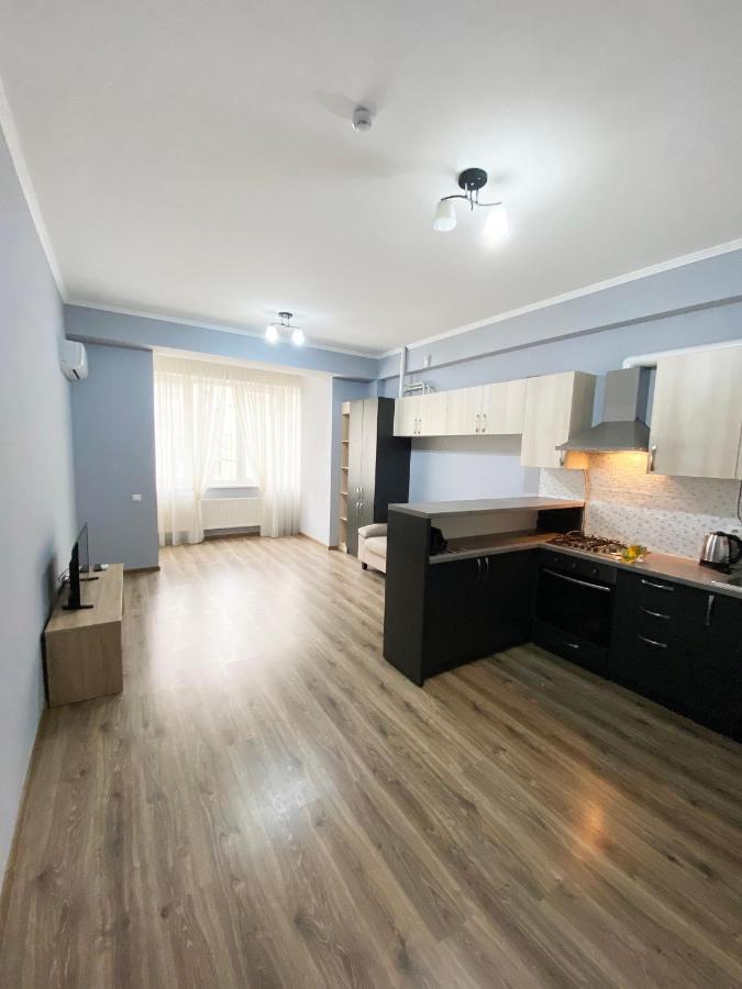 Sky House Central Apartment 基希讷乌 外观 照片